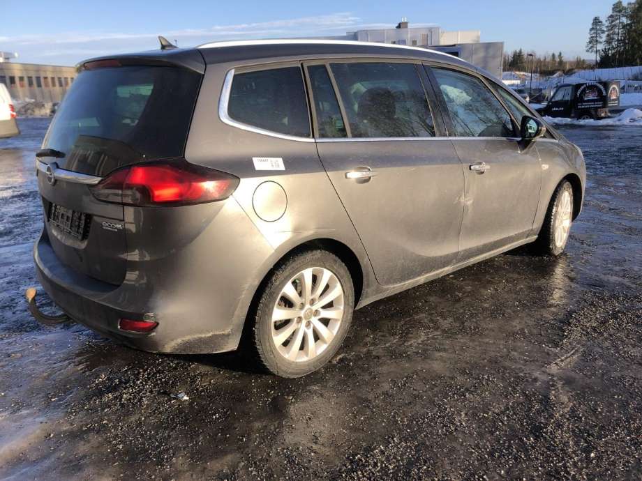 Opel Zafira Tourer 2012-2018 , Motorkode: A20DT, Girkassekode: MYJ