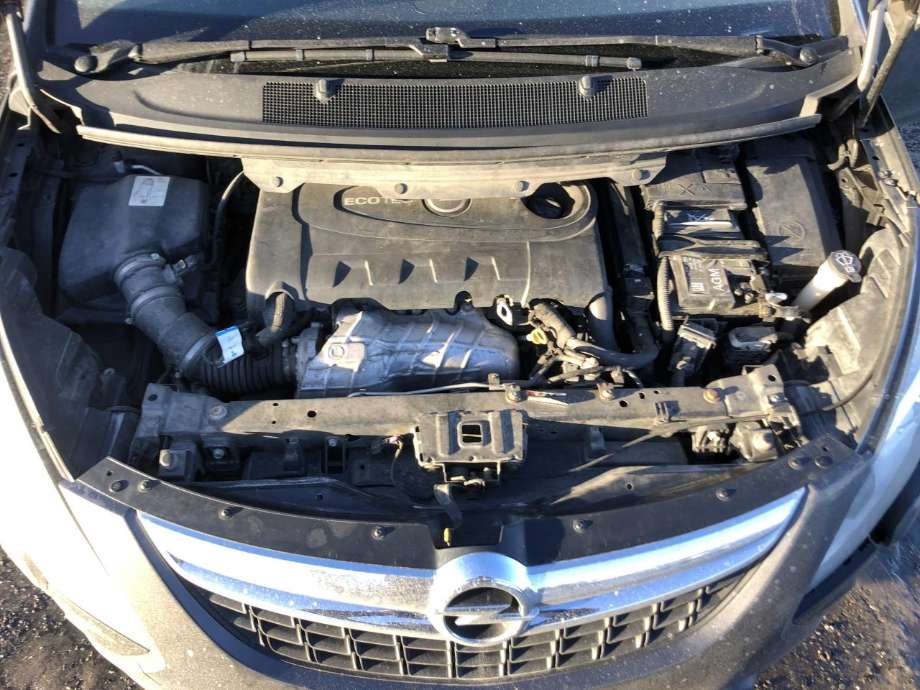 Opel Zafira Tourer 2012-2018 , Motorkode: A20DT, Girkassekode: MYJ