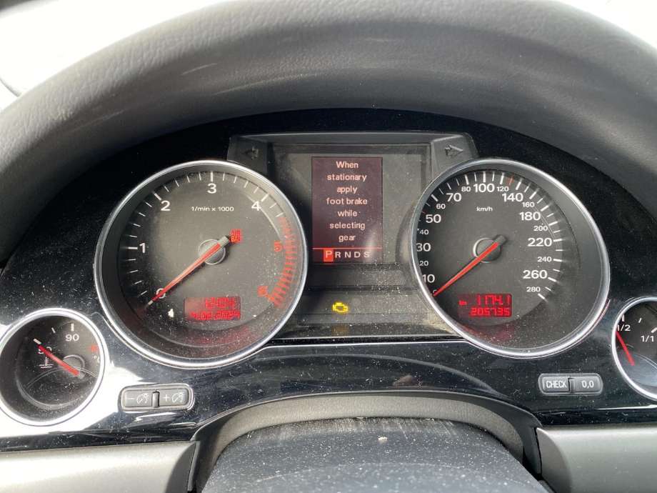 Audi A8 2003-2010 (Type II) , Motorkode: ASB, Girkassekode: GZV