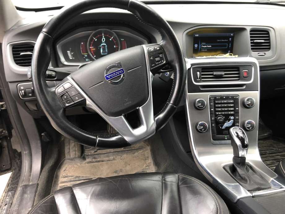 Volvo V60 2010-2013 (Type I, Fase 1) , Motorkode: D4162T, Girkassekode: