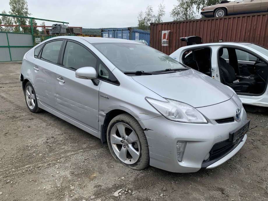 Toyota Prius 2009-2016 (Type III) (COMBI) (COMBI), Motorkode: 2ZR-FXE, Girkassekode: