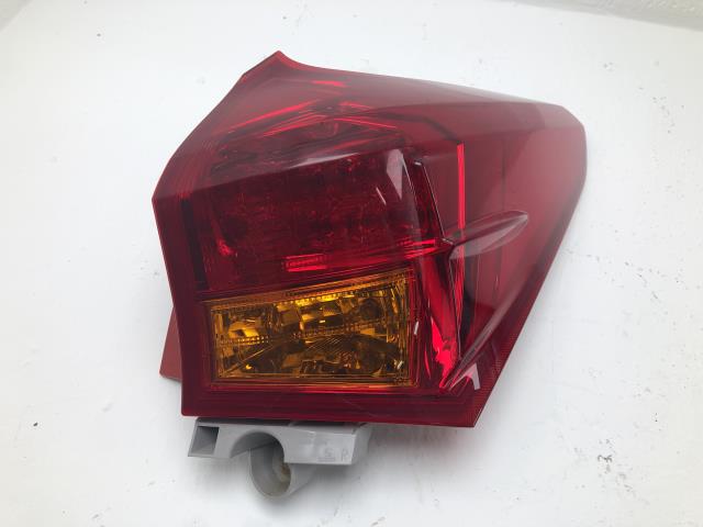 Baklykt høyre ytre til Toyota Auris, 2013-2015 (Type II, Fase 1)  (8156102710)