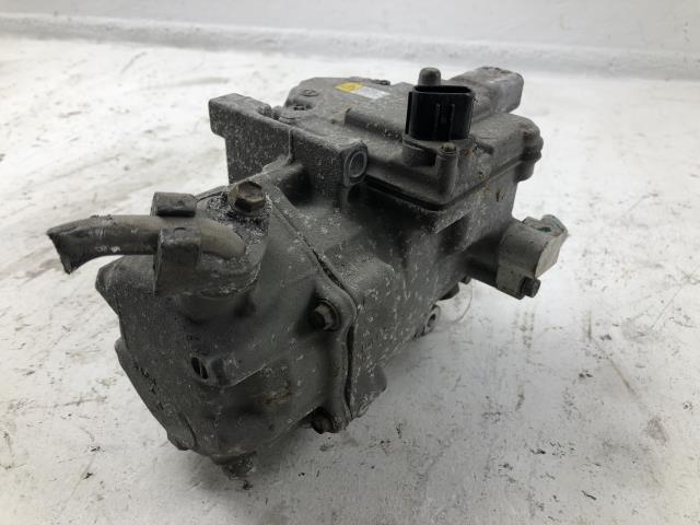 Aircondition kompressor til Toyota Yaris 2014-2020 (Type III, Fase 2)  (DENSO|8837052012|)