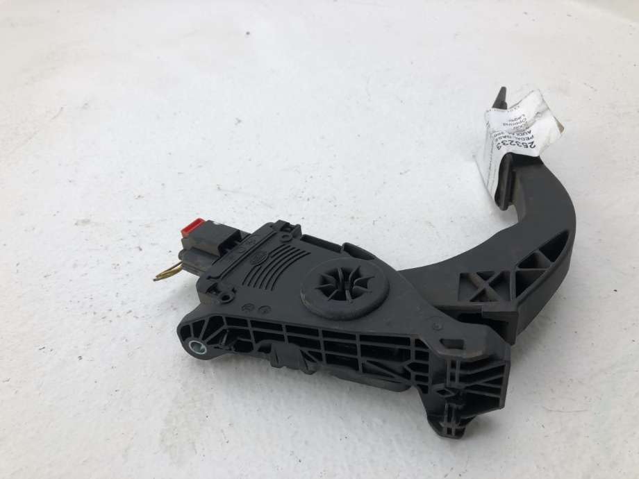 Pedal gass til Audi A4 2007-2014 (Type IV) (B8) (B8) (AUDI|8K1721523|6PV00950500|)
