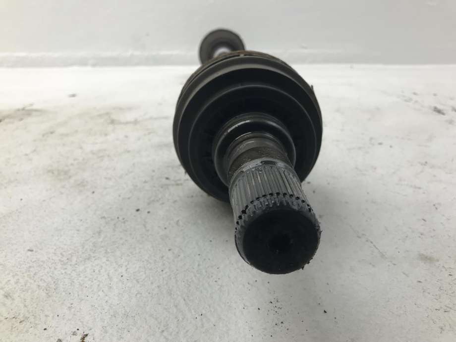 Drivaksel høyre bak, diesel/automat til Audi Q7 2010-2015 (Type I, Fase 2) (AUDI|7L8 501 201 B|)