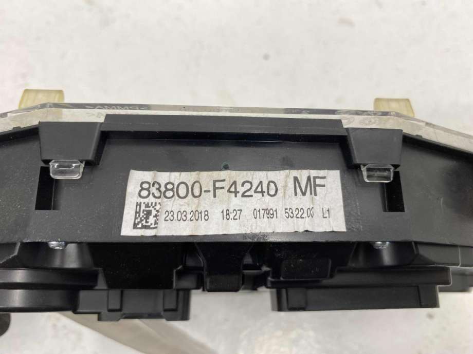 Instrumentpanel til Toyota C-HR 2016-->>  (83800F4240|)