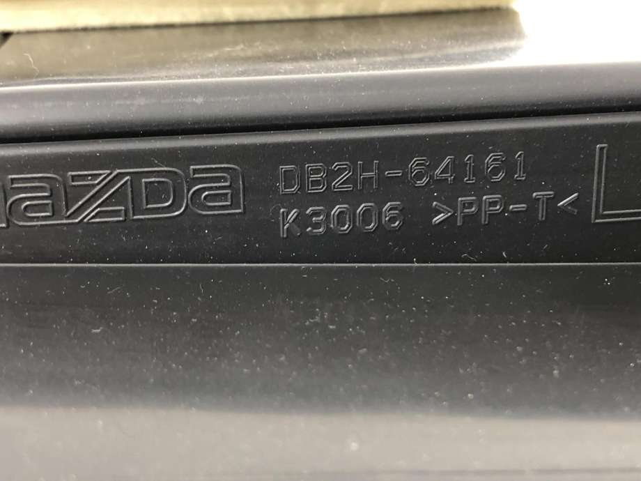Hanskerom til Mazda CX-3 2015-2022  (DB2H64161|)