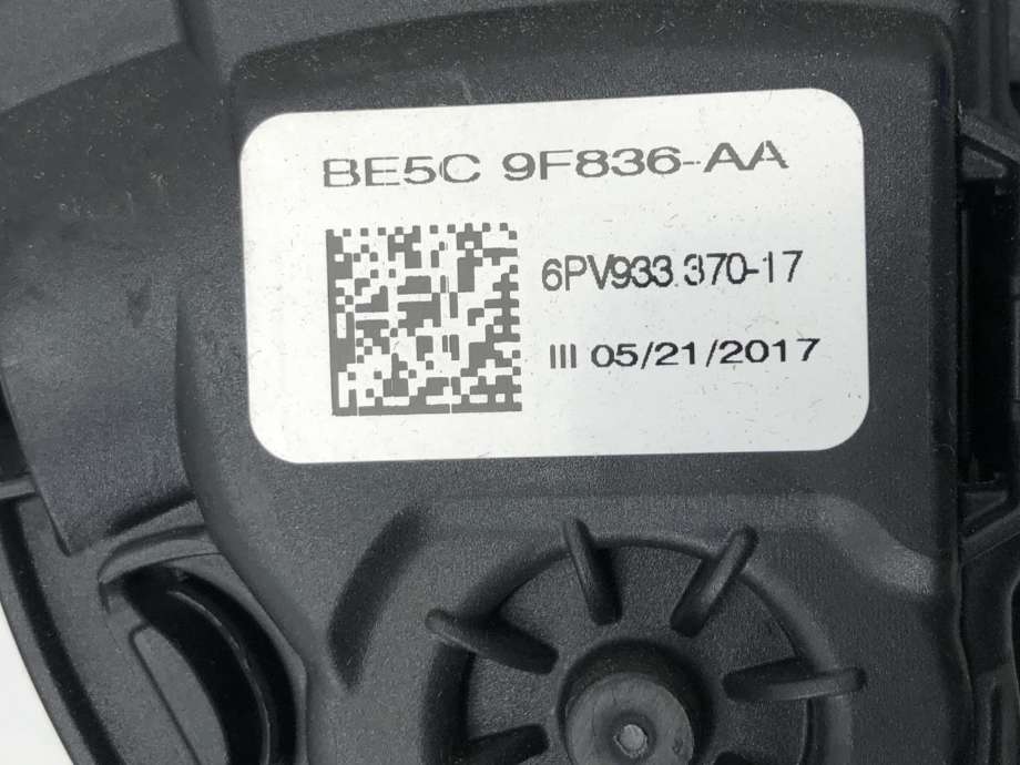Pedal gass til Tesla Model S 2016-2021 (Fase 2) (1005307-00-A|)