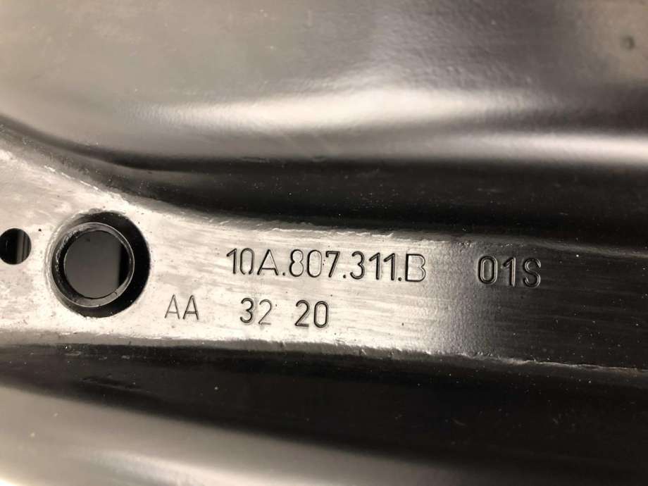 Støtfangerforsterkning bak til VW ID.3 2020-->>  (10A 807 305|)