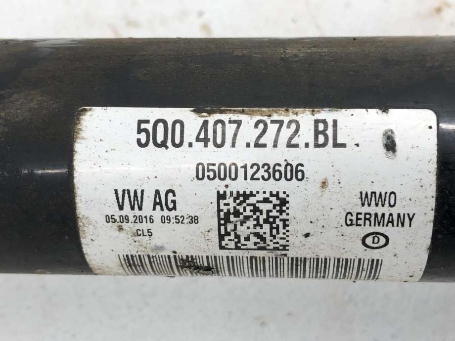 Drivaksel høyre foran, bensin/automat til Audi A3 2016-2020 (Type III, Fase 2)  (5Q0407272BL|)
