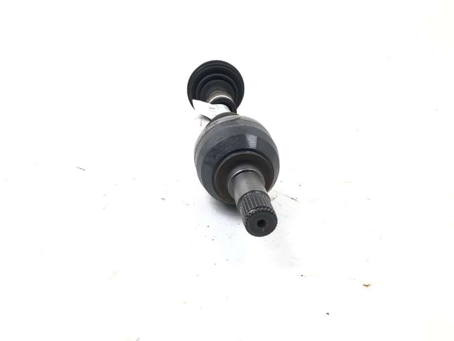 Drivaksel venstre foran, bensin/automat til Mercedes A-Klasse 2018-->> (W177) (W177) (A 177 330 21 01|)