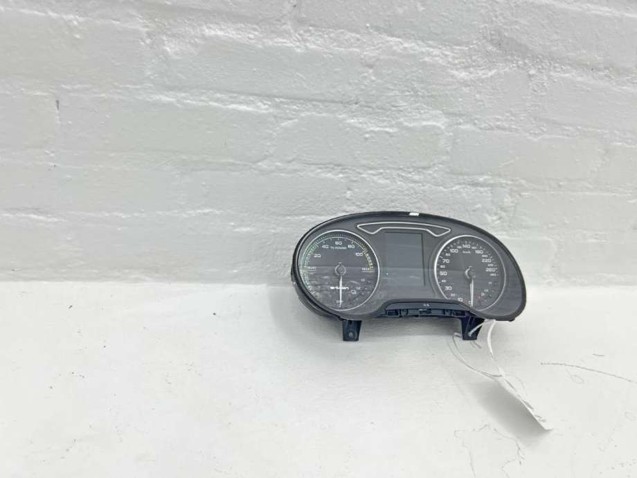 Instrumentpanel til Audi A3, 2012-2016 (Type III, Fase 1)  (8V0 920 870 R)