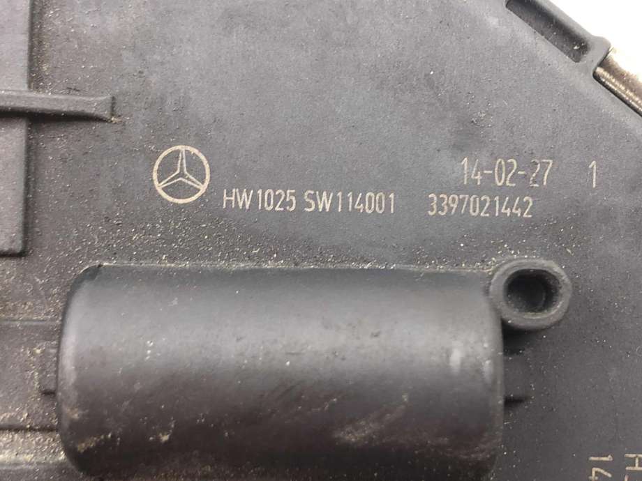Viskermotor frontrute til Mercedes E-Klasse 2013-2016 (Fase 2) (W212) (W212) (A 212 820 12 40|)