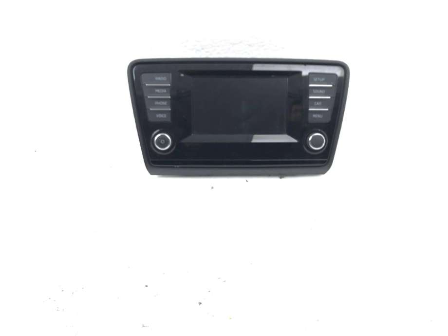 Bilstereo navigasjon til Škoda Octavia 2013-2016 (Type III, Fase 1) (5E0 919 605 B|)