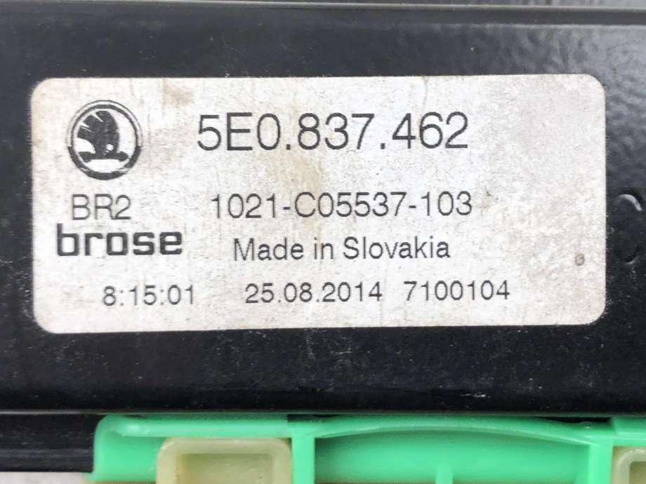 Ruteheis høyre foran til Škoda Octavia 2013-2016 (Type III, Fase 1) (5E0 837 462 B|)
