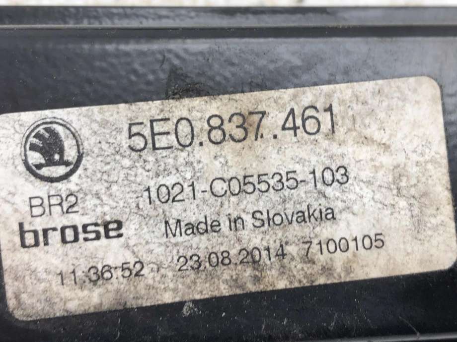 Ruteheis venstre foran til Škoda Octavia 2013-2016 (Type III, Fase 1)  (5E0 837 461 B|)