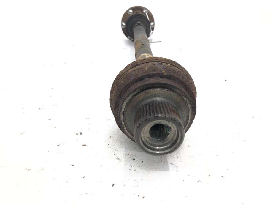 Drivaksel venstre bak, diesel/automat til Audi A8 2010-2013 (Type III, Fase 1)  (8R0 501 203 C|)