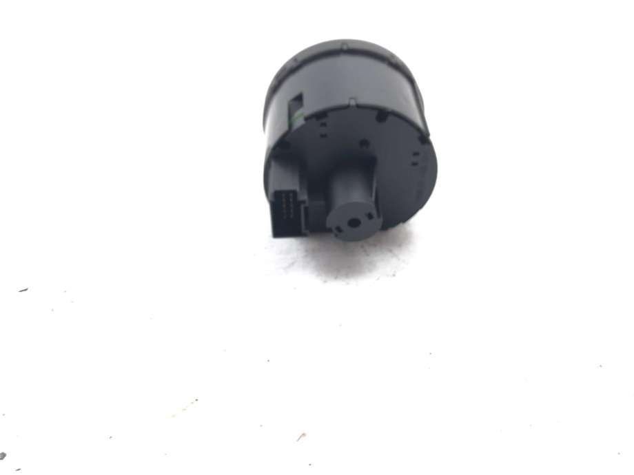Bryter lys til VW CC 2012-2014 (PASSAT CC) (PASSAT CC) (3C8 941 431 A|3C8 941 431 A XSH|)