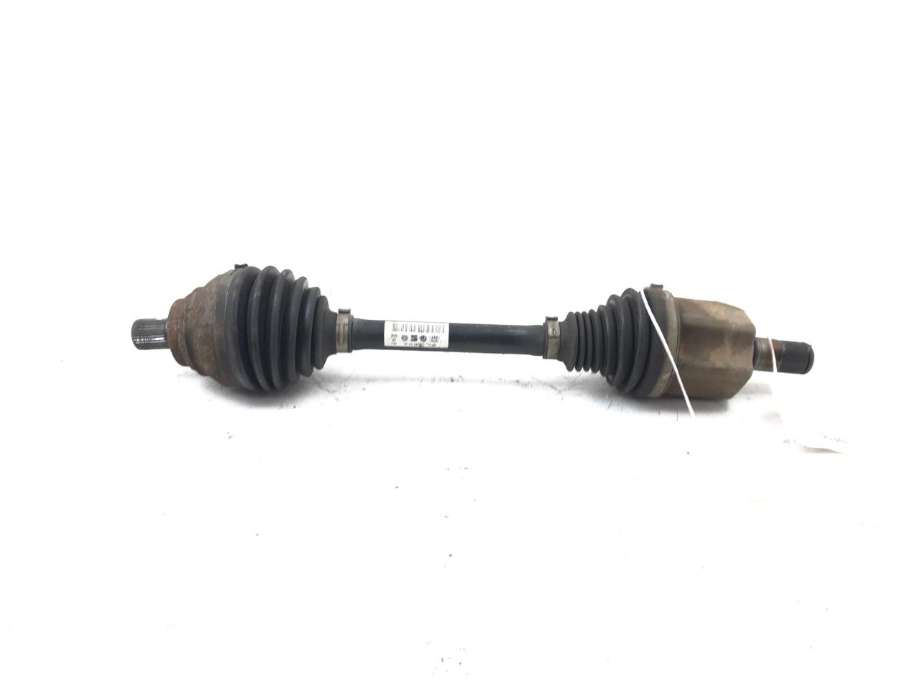 Drivaksel venstre foran, hybrid til VW Passat, 2015-2019 (Fase 1) (B8) (B8) (3Q0 407 271 AJ)