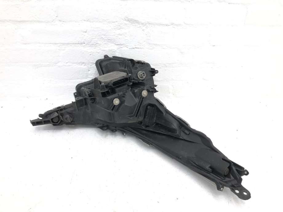 Frontlykt venstre full-LED til Toyota Prius 2016-2023 (Type IV) (combi) (combi) (8118547701|)