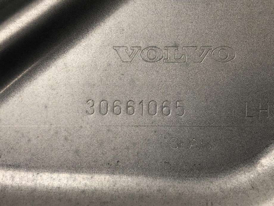 Ruteheis venstre foran til Volvo XC70 2014-2016 (Type II, Fase 2)  (30661065|)