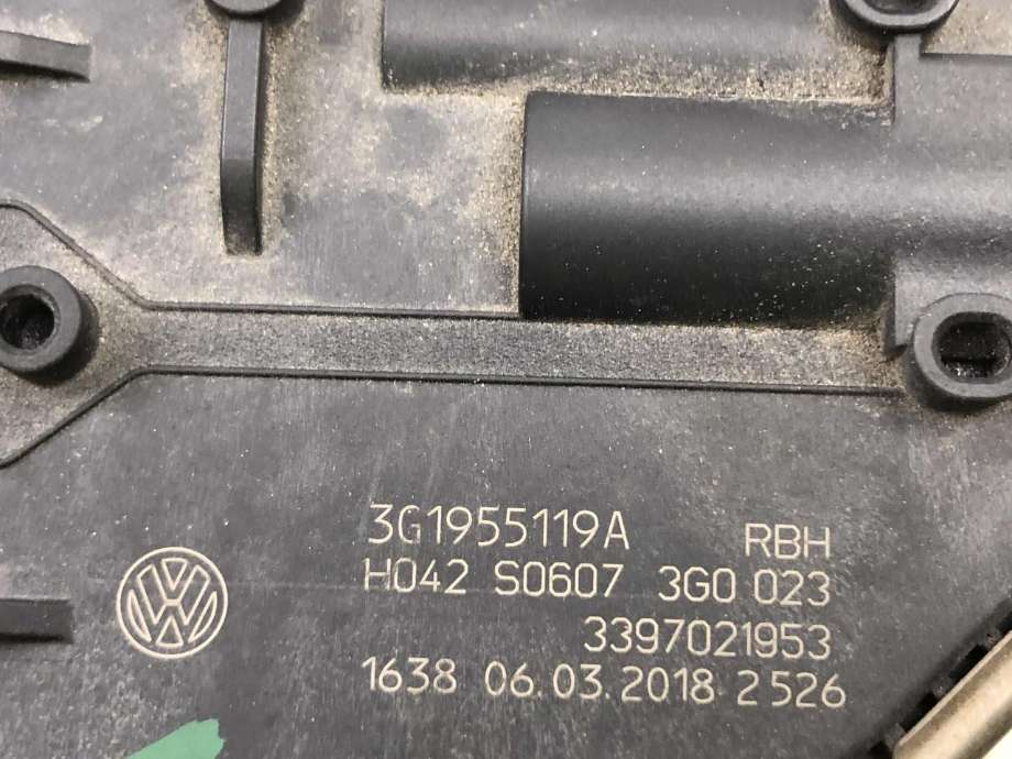 Viskermotor frontrute til VW Passat 2015-2019 (Fase 1) (B8) (B8) (1J0 973 724|)