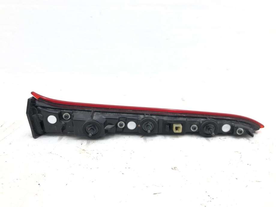 Baklykt høyre indre til Toyota Prius 2016-2023 (Type IV) (combi) (combi) (8158047030|)