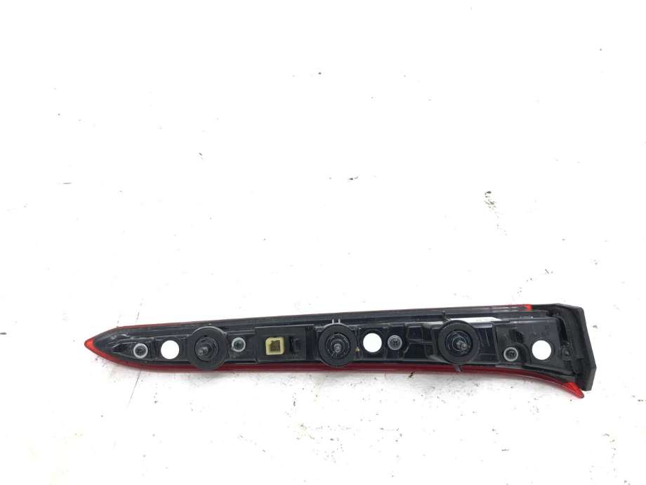 Baklykt høyre indre til Toyota Prius 2016-2023 (Type IV) (combi) (combi) (8158047030|)