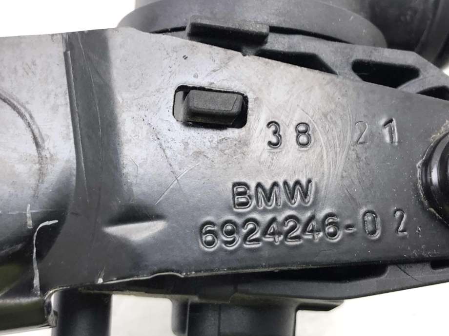 Ventil vann til BMW iX 2021-->> (I20) (I20) (11 51 9 896 407|)