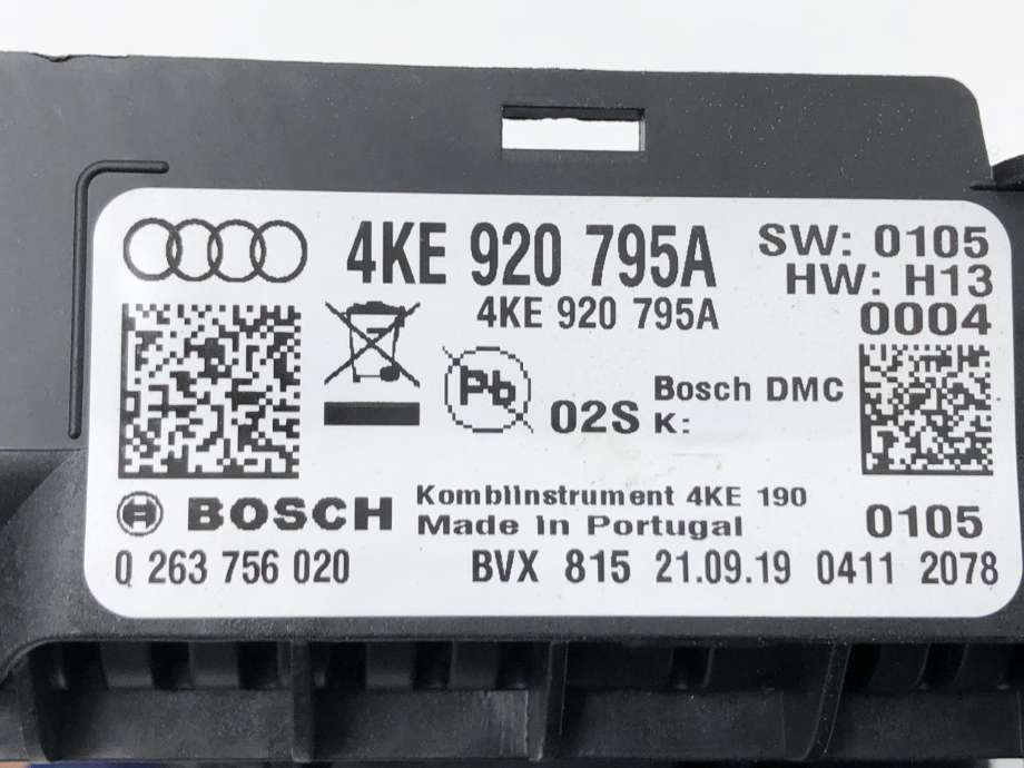 Instrumentpanel til Audi e-tron 2018-->>  (4KE 920 795 A|)