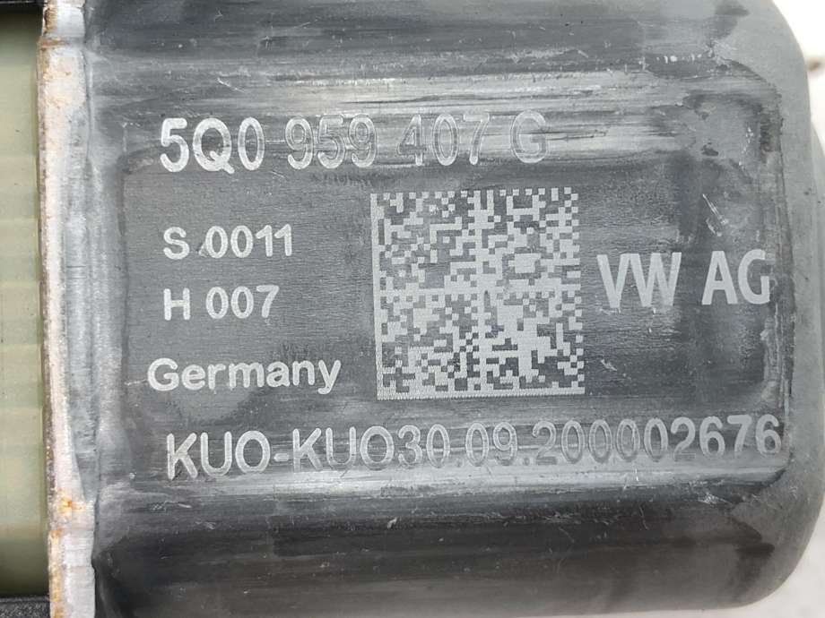 Ruteheis, kun motor, høyre bak til VW Golf VIII 2020-->>  (5Q0 959 407 G|)