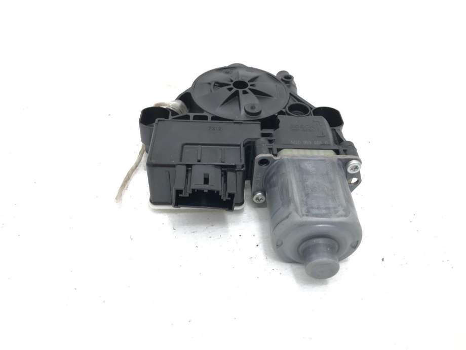 Ruteheis, kun motor, venstre bak til VW Golf VIII 2020-->> (5Q0 959 408 G|)