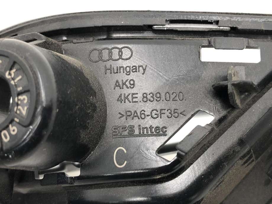 Dørhåndtak inv høyre bak til Audi e-tron 2018-->> (4KE 839 020 A|4KE 839 020 C 4PK|)