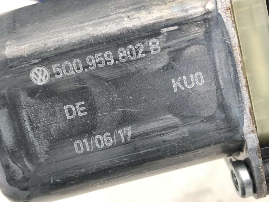 Ruteheis venstre foran til Audi A3 2016-2020 (Type III, Fase 2)  (8V4 837 461|)