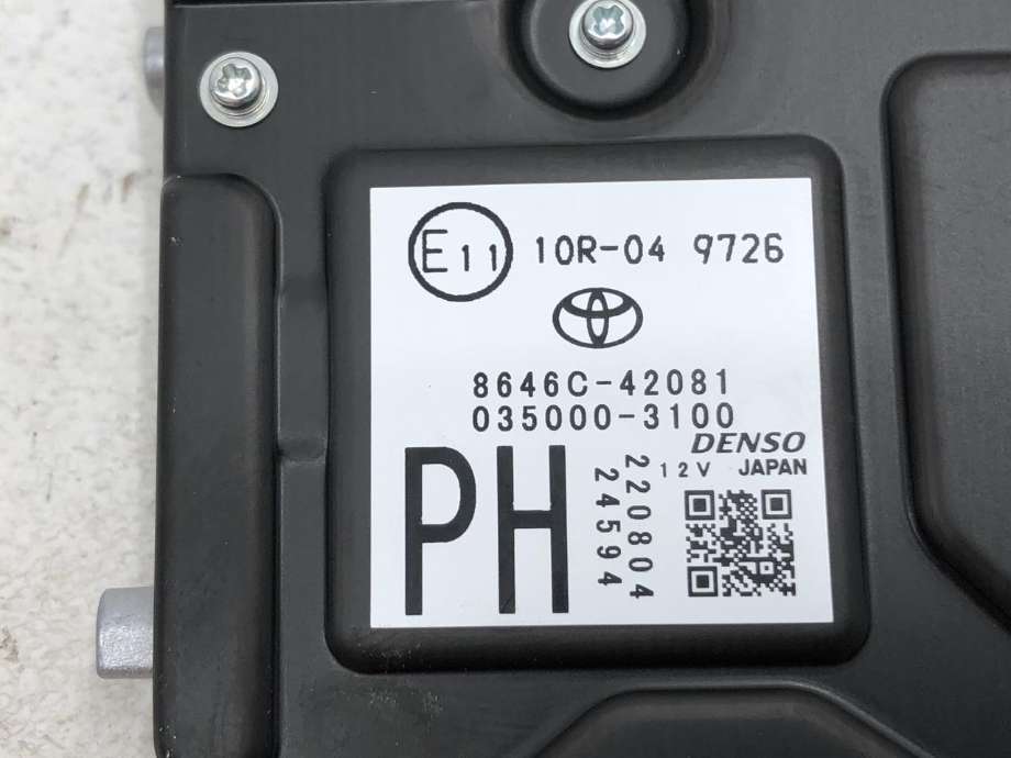 Parkeringskamera bak til Toyota RAV4 2019-->> (Type V)  (8646C42081|)