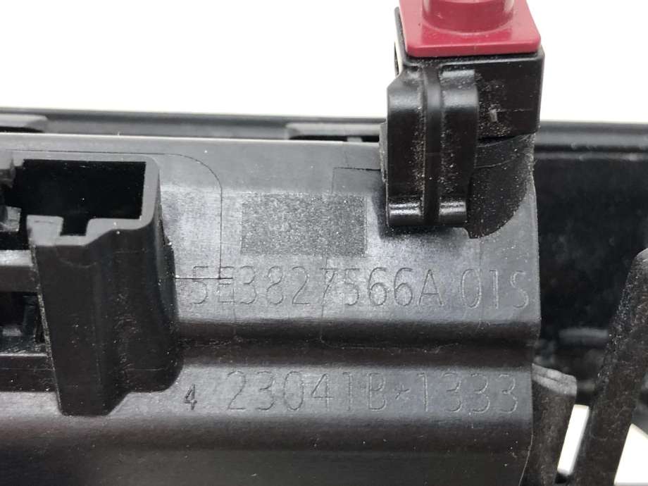 Bakluke/bakdør håndtak til VW ID.4 2020-->>  (5E3 827 566 A|)