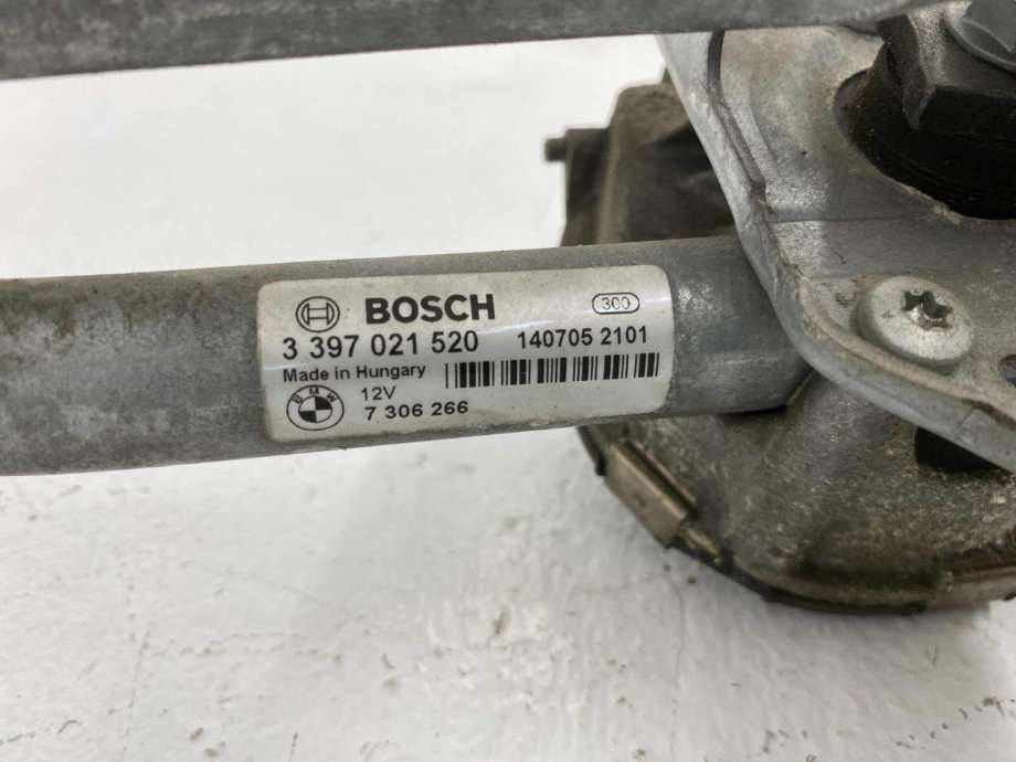 Viskermotor frontrute komplett m/overføring til BMW 5-Serie 2010-2017 (F10/F11) (F10/F11) (61 61 7 306 266|)