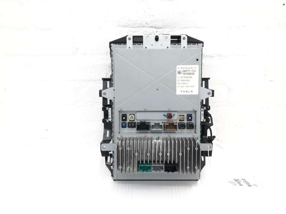 Multimedia display (MCU - Media Controller Unit) til Tesla Model S 2013-2016 (Fase 1)  (1015898-00-A|1084333-00-C|1084333-00-B)