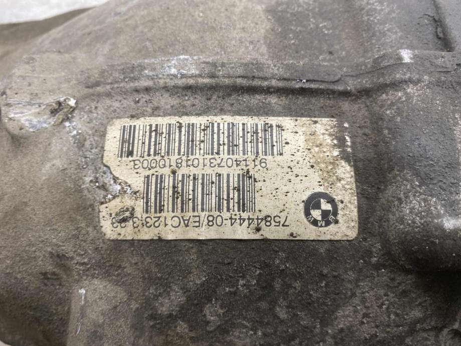 Kardang klokke bak til BMW 5-Serie 2010-2017 (F10/F11) (F10/F11) (05 39 7 623 129|33 10 7 584 444|)