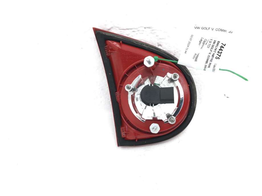 Baklykt høyre indre til VW Golf V, Combi 2003-2008  (1K6 945 094 E|)