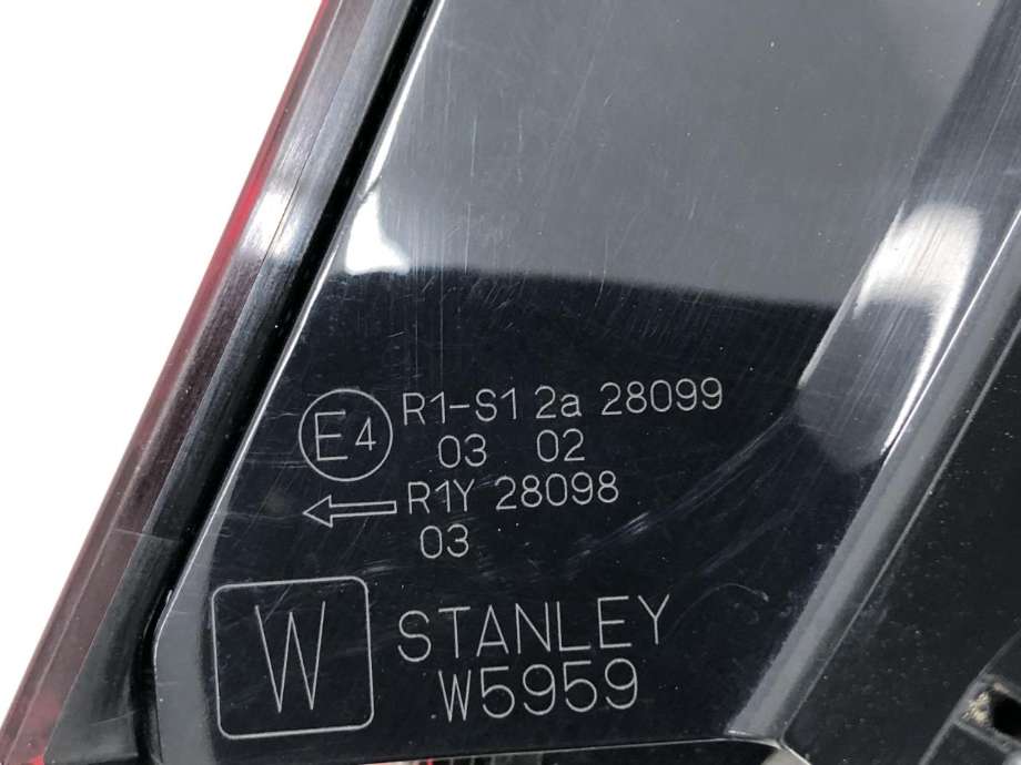 Baklykt venstre ytre til Mazda MX-30 2020-->>  (DN4J51160C|)