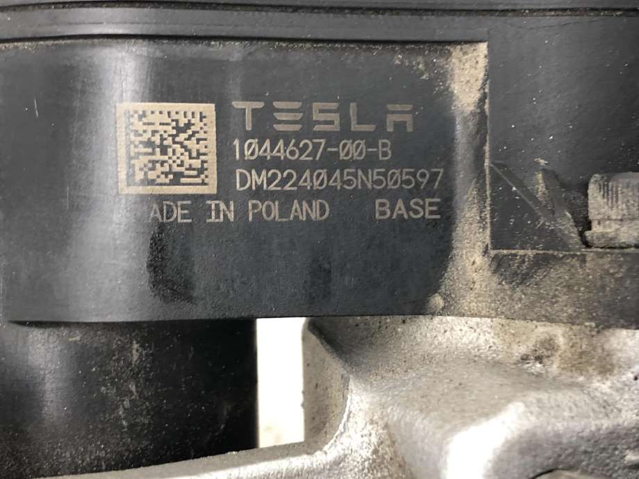 Bremsecaliper venstre bak, elektrisk til Tesla Model Y 2021-2024 (Type I)  (104462700B|)