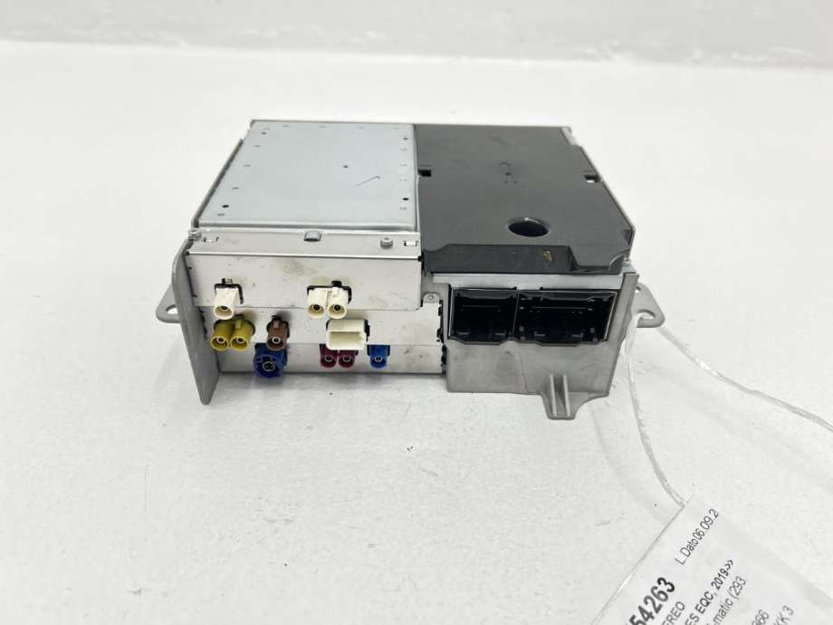 Bilstereo til Mercedes EQC 2019-->>  (A 253 900 76 10|)