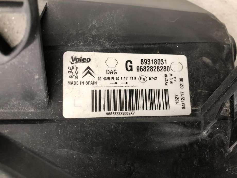 Frontlykt venstre halogen til Peugeot Partner 2015-2019 (Type II, Fase 2)  (6208K6|)