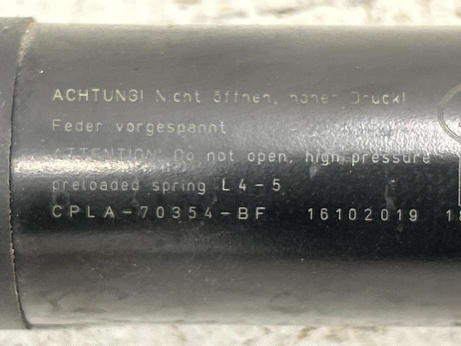 Baklukedemper høyre til Land Rover Range Rover Sport 2013-->> (LR126173|)