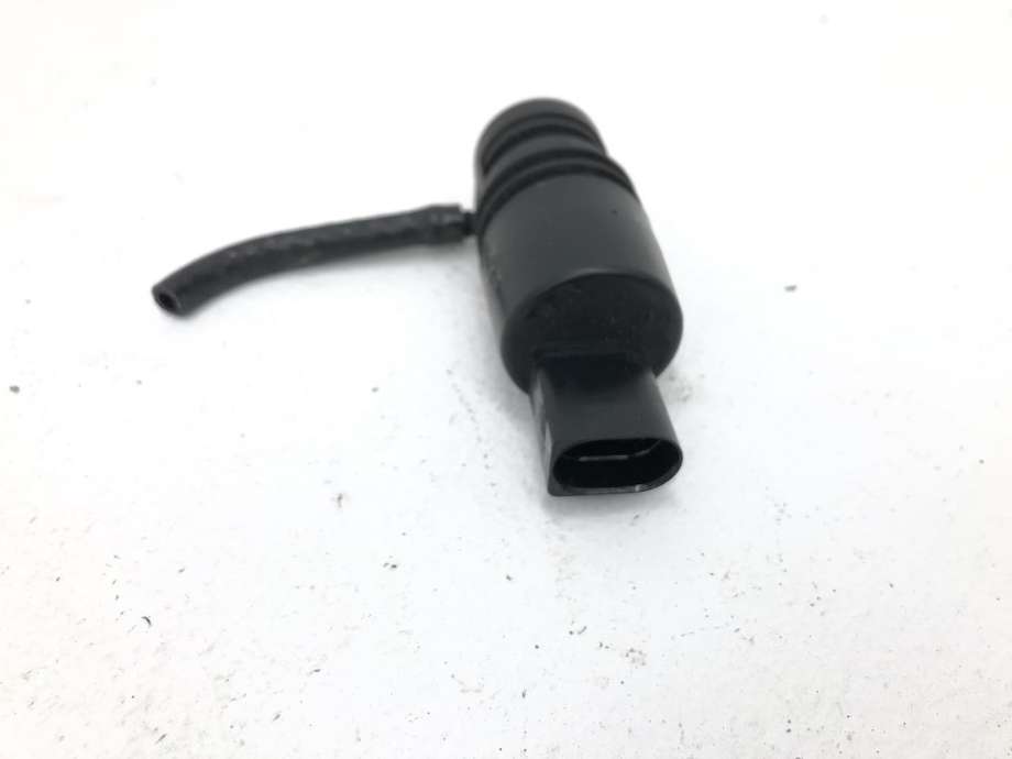Spylerpumpe foran til Mercedes Sprinter 2018-->> (907/910) (907/910) (A 221 869 01 21|)