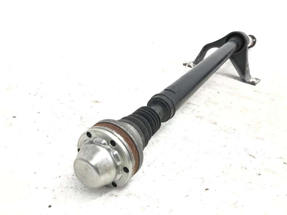 Mellomaksel til Mercedes GLA 2014-2020 (X156) (X156) (A 176 410 01 00|A 246 410 00 00|)