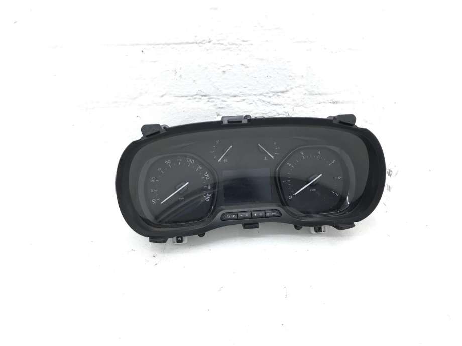 Instrumentpanel til Toyota Proace 2016-->> (Type II) (SU001A8270|SU001A7529|)