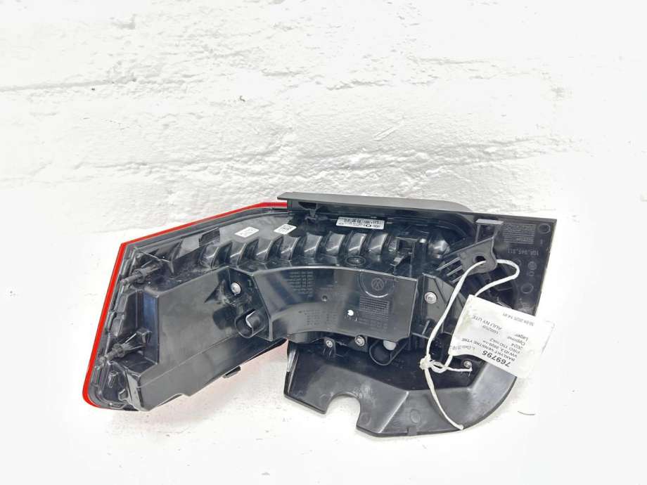 Baklykt venstre ytre til VW ID.3 2020-->>  (10A 945 207 E|)