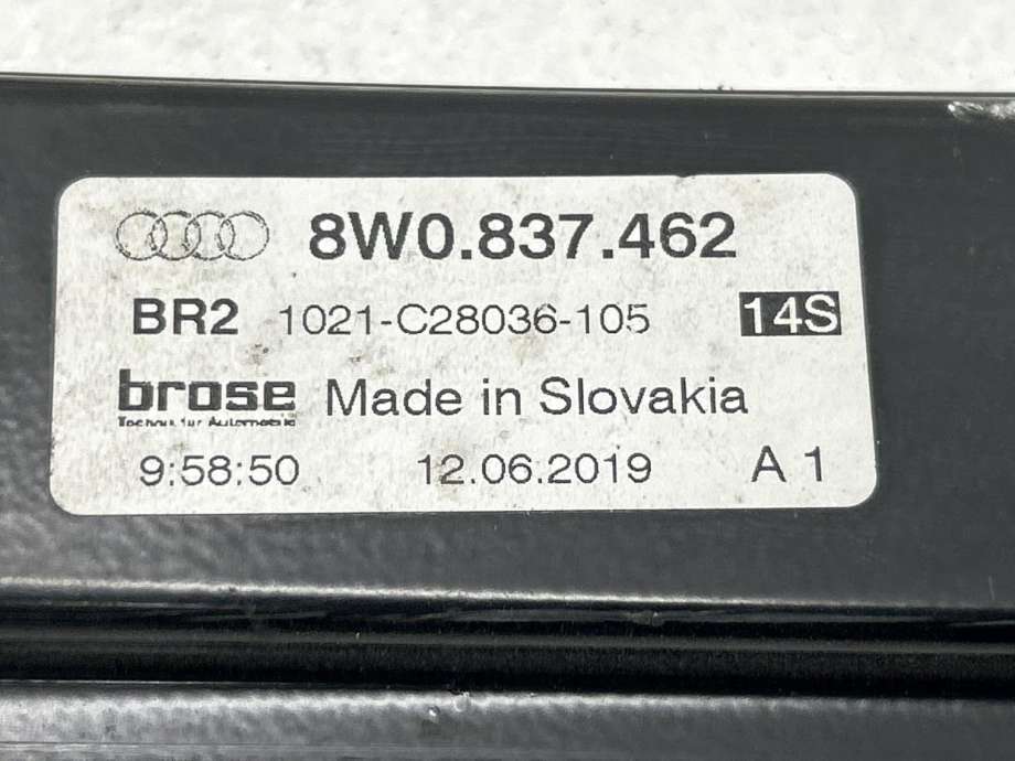 Ruteheis høyre foran til Audi A4 2015-2019 (Type V, Fase 1) (B9) (B9) (8W0 837 462 A|8W0 837 462|)